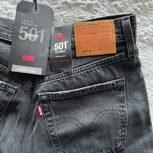 501 LEVI SKINNY JEANS — brand new!
